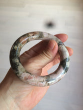 Load image into Gallery viewer, 53.4mm 100% natural pink/black time series(时光系列) round cut style rose stone (Rhodonite) bangle XY86