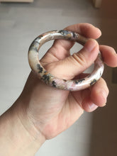 Load image into Gallery viewer, 52.8mm 100% natural fresh light pink/black round cut rose stone (Rhodonite)bangle XY104