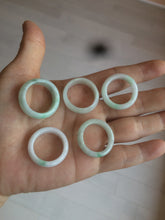 Load image into Gallery viewer, Size 8-9 100% natural type A sunny green/white (白底青) jadeite jade band ring AT98