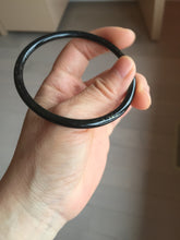Load image into Gallery viewer, 61mm 100% Natural dark green/black meteorite Stellar Night sky skinny round cut nephrite bangle HN76-8699