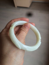 Load image into Gallery viewer, 57.5mm 100% Natural white carved feathers Xiu Jade (Serpentine) bangle SY53
