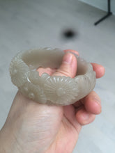 Load image into Gallery viewer, 55mm 100% natural light pale pink/gray/beige Quartzite (Shetaicui jade) carved flowers bangle SY51