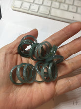 Load image into Gallery viewer, 18.1mm size 8 100% natural type A icy watery green/blue slim style Guatemala jadeite jade band ring group PE81