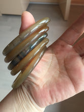 Load image into Gallery viewer, 60-64.5mm 100% Natural black brown beige slim Buffalo Horn bangle group CB56