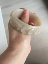 Load image into Gallery viewer, 61mm 100% natural light pink beige white Quartzite (Shetaicui jade) carved flowers bangle XY113