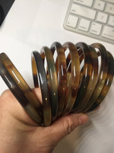 Load image into Gallery viewer, 58-63mm 100% Natural black brown beige slim Buffalo Horn bangle group CB55