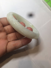 Load image into Gallery viewer, 57.5mm 100% Natural white carved feathers Xiu Jade (Serpentine) bangle SY53