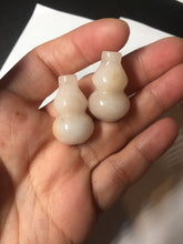 Load image into Gallery viewer, 100% natural icy purple/brown/red Quartzite (jinsi jade, 金丝玉) Golden Silk Jade gourd ( 葫芦, 福禄) pendant/handhold worry stone/desk decor SY73