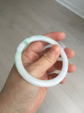 Load image into Gallery viewer, 55.4mm Certified 100% Natural type green/white with green floating flowers round cut Jadeite Jade bangle BK86-4660