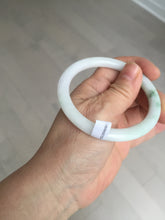 Load image into Gallery viewer, 55.4mm Certified 100% Natural type green/white with green floating flowers round cut Jadeite Jade bangle BK86-4660