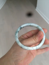 Load image into Gallery viewer, 51.5mm certified 100% natural Type A light green/white with green floating flowers oval jadeite jade bangle AM83-1631
