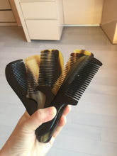 Load image into Gallery viewer, 15.5cm 100% Natural black yellow Buffalo Horn Comb with flaws group AW9