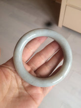 Load image into Gallery viewer, 56.4mm 100% Natural white/beige/gray with floating dandelions round cut nephrite jade bangle HT95