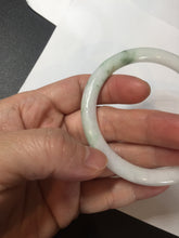 Load image into Gallery viewer, 55.4mm Certified 100% Natural type green/white with green floating flowers round cut Jadeite Jade bangle BK86-4660