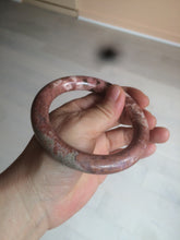 Load image into Gallery viewer, 58.9mm 100% natural Etruscan earth red round cut rose stone (Rhodonite)bangle XY76