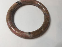 Load image into Gallery viewer, 52.8mm 100% natural fresh light pink/black round cut rose stone (Rhodonite)bangle XY104
