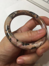 Load image into Gallery viewer, 52.8mm 100% natural fresh light pink/black round cut rose stone (Rhodonite)bangle XY104