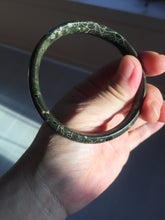 Load image into Gallery viewer, 59.5mm 100% natural black background with white/yellow/red flowers Plum blossom Jade(梅花玉) bangle SY98-7