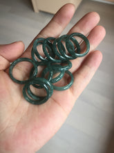 Load image into Gallery viewer, 100% natural type A icy watery light green/blue/gray Guatemala jadeite jade band ring R118