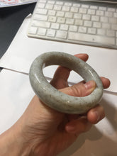 Load image into Gallery viewer, 58.4mm 100% Natural beige/white with black/brown flying dandelions Osmanthus fragrans cake Chubby nephrite Jade bangle HN90