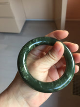 Load image into Gallery viewer, 55.2mm certified 100% Natural dark green/black Ocean Waves chubby round cut nephrite bangle HN184-0877