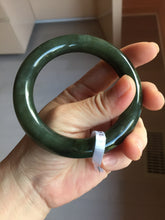 Load image into Gallery viewer, 57.4m certified 100% Natural dark green/black round cut nephrite (碧玉) bangle HN183