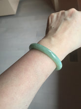 Load image into Gallery viewer, 50.5mm 100% natural type A sunny green apple green oval jadeite bangle AZ155