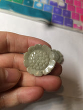 Load image into Gallery viewer, 23.3-28mm 100% natural light green/yellow/gray carved sunflower jadeite jade beads (supplies, add-on items) AY42