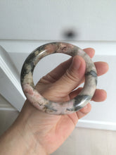 Load image into Gallery viewer, 53.4mm 100% natural pink/black time series(时光系列) round cut style rose stone (Rhodonite) bangle XY86