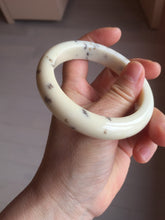 Load image into Gallery viewer, 58.4mm 100% Natural beige/yellow with black/brown flying dandelions Osmanthus fragrans cake nephrite Jade bangle HN70