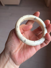 Load image into Gallery viewer, 58.4mm 100% Natural beige/yellow with black/brown flying dandelions Osmanthus fragrans cake nephrite Jade bangle HN70