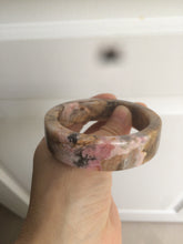 Load image into Gallery viewer, 54.9mm 100% natural pink/black time series(时光系列) rose stone (Rhodonite)square bangle XY83