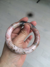 Load image into Gallery viewer, 54.9mm 100% natural red/pink/black chubby round cut rose stone (Rhodonite) bangle XY84