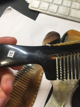 Load image into Gallery viewer, 15.5cm 100% Natural black yellow Buffalo Horn Comb with flaws group AW9