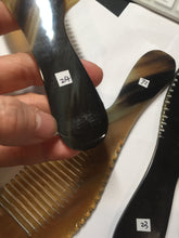Load image into Gallery viewer, 15.5cm 100% Natural black yellow Buffalo Horn Comb with flaws group AW9