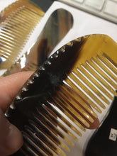 Load image into Gallery viewer, 15.5cm 100% Natural black yellow Buffalo Horn Comb with flaws group AW9