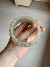 Load image into Gallery viewer, 55mm 100% natural light pale pink/gray/beige Quartzite (Shetaicui jade) carved flowers bangle SY51