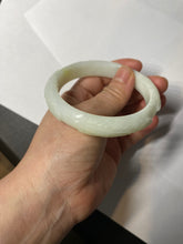 Load image into Gallery viewer, 57.5mm 100% Natural white carved feathers Xiu Jade (Serpentine) bangle SY53