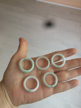 Load image into Gallery viewer, Size 8-9 100% natural type A sunny green/white (白底青) jadeite jade band ring AT98
