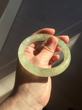 Load image into Gallery viewer, 58.8mm 100% natural fresh icy green mica bangle SY75