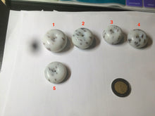 Load image into Gallery viewer, 100% Natural white beige with black/brown flying dandelions Osmanthus fragrant cheese cake nephrite Jade pendant/worry stone HT68