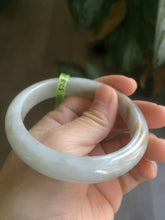 Load image into Gallery viewer, 57.8mm Certified Type A 100% Natural light green/brown Jadeite Jade bangle Z81-5732