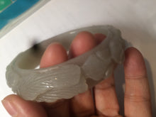 Load image into Gallery viewer, 63.6mm 100% natural light pale pink/gray Quartzite (Shetaicui jade) Phoenix and Peony bangle XY8