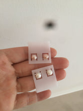 Load image into Gallery viewer, 6mm Genuine cultured freshwater high luster reflective pink/white oblate pearl stud earring AK38 (add on item, Not sale individually.)