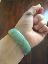 Load image into Gallery viewer, 51.7 mm Type A 100% Natural pea green thin style Jadeite Jade bangle T412
