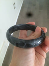 Load image into Gallery viewer, 56-63mm 100% natural black/white carbonate jade bangle F61