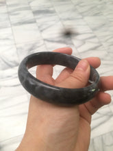 Load image into Gallery viewer, 56-63mm 100% natural black/white carbonate jade bangle F61