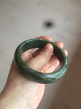 Load image into Gallery viewer, 60.5mm 100% Natural dark green/black nephrite Jade(碧玉) bangle HF17