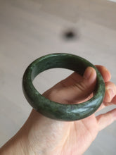 Load image into Gallery viewer, 60.5mm 100% Natural dark green/black nephrite Jade(碧玉) bangle HF17