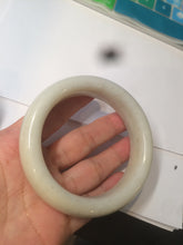 Load image into Gallery viewer, 59.4mm 100% Natural white/beige with black/brown flying dandelions Osmanthus fragrant cake chubby nephrite Jade bangle HT55